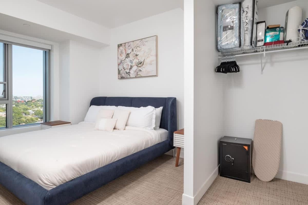Square 3br With Downtown View Gym And Parking *
