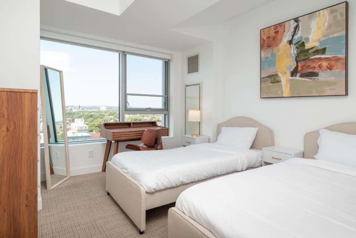 Square 3br With Downtown View Gym And Parking Apartment Cambridge